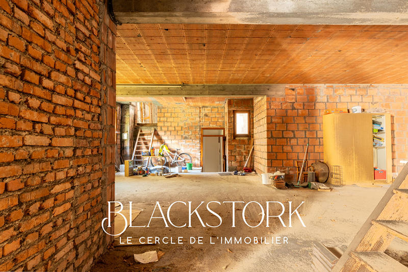 Maison - 850 m² - 20 pièces