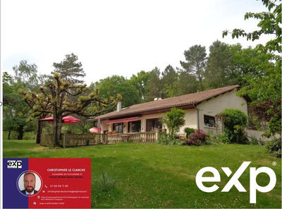 Maison traditionnelle - 190 m² - 7 pièces