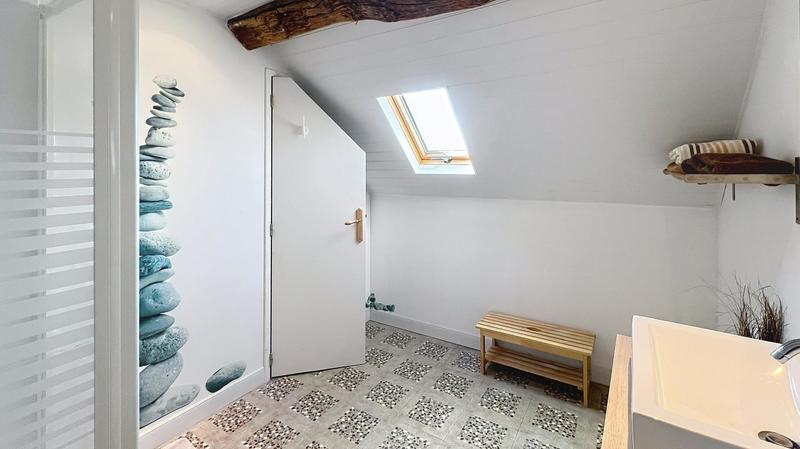 Maison - 208 m² - 8 pièces