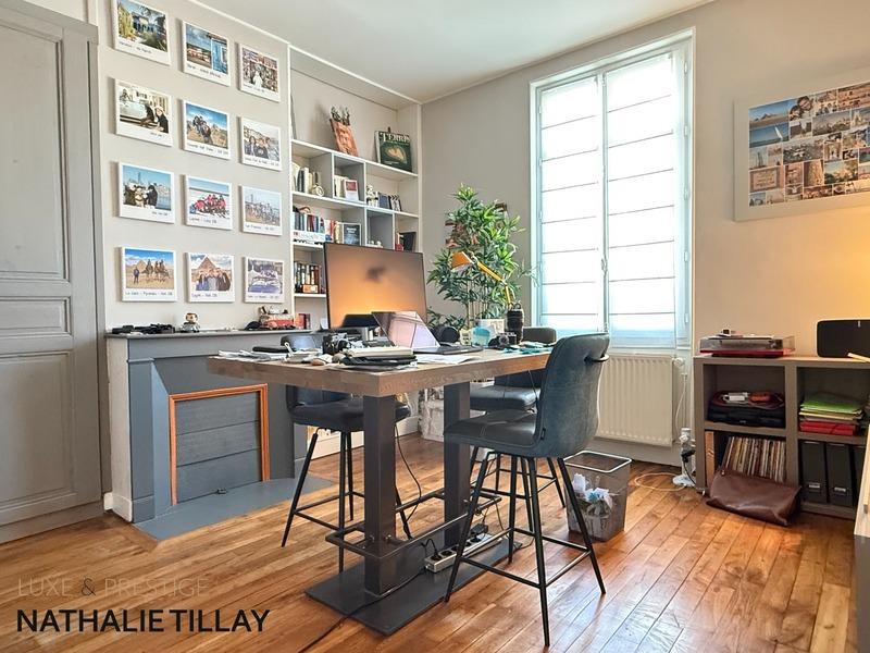 Maison - 220 m² - 9 pièces