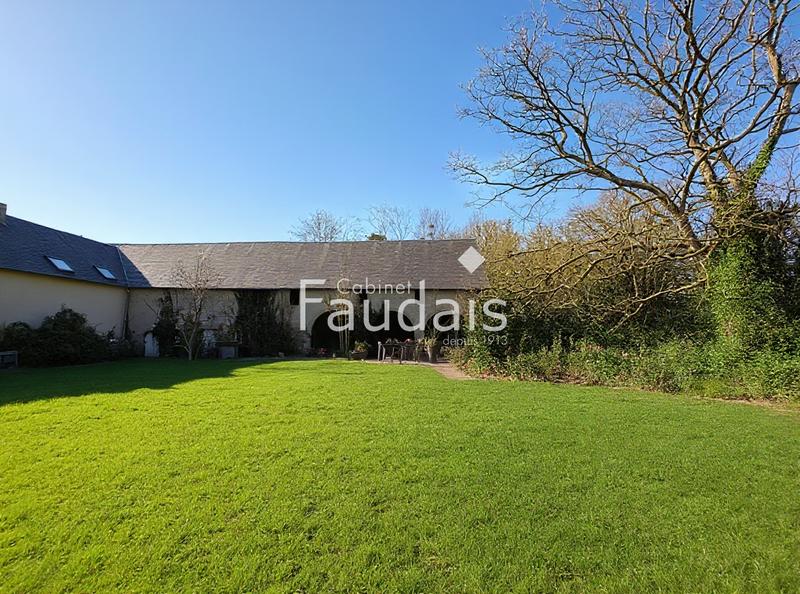 Propriété - 300 m² - 20 pièces