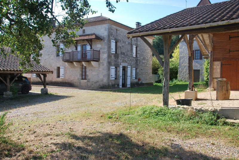 Maison - 316 m² - 11 pièces