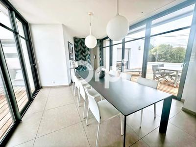 Maison - 195 m² - 4 pièces