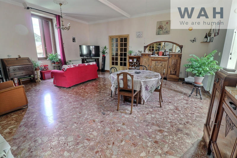 Appartement - 181 m² - 7 pièces