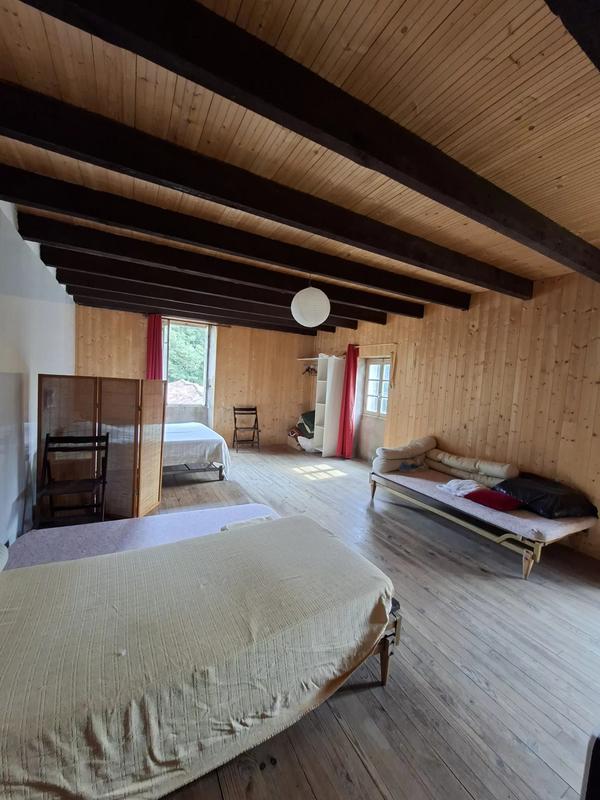 Maison - 225 m² - 7 pièces