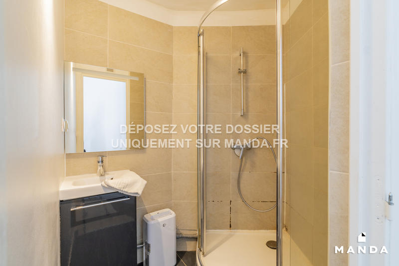 Chambre - 11 m² - 5 pièces