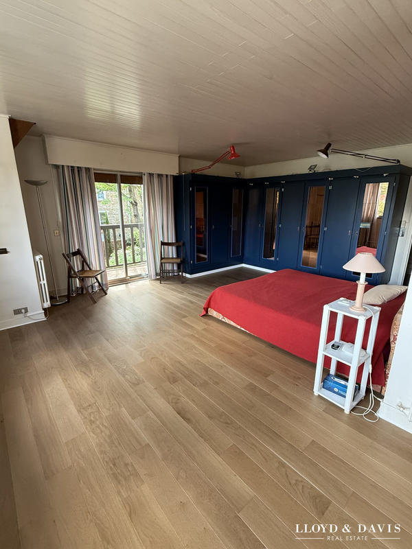 Maison - 236 m² - 7 pièces