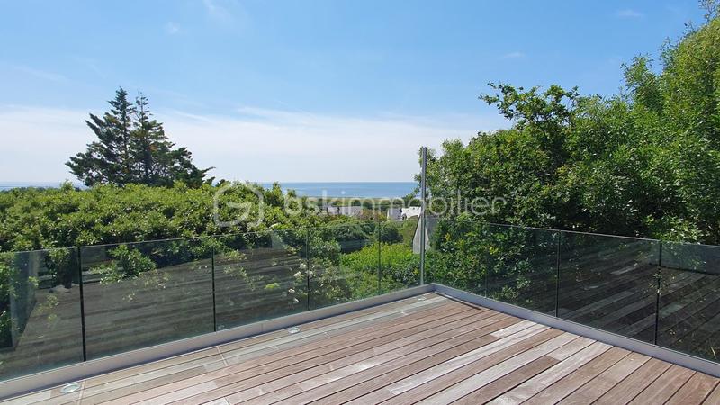 Maison - 210 m² - 10 pièces