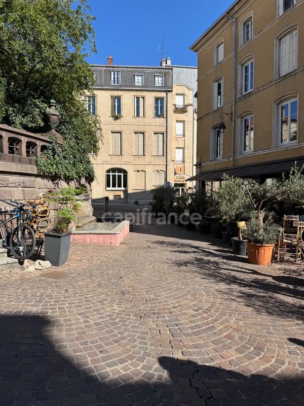 Fonds de commerce - 122 m²