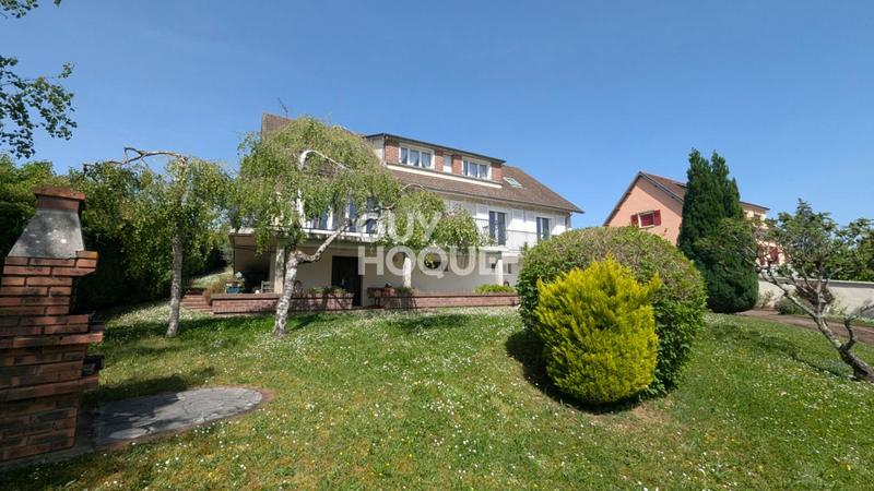 Maison - 168 m² - 8 pièces