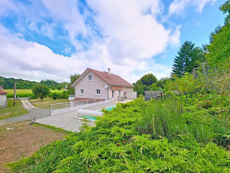 Maison - 140 m² - 5 pièces