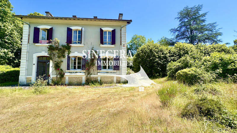 Maison - 140 m² - 9 pièces