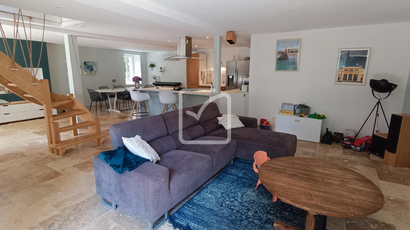 Maison - 203 m² - 6 pièces