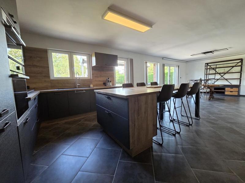 Pavillon - 142 m² - 8 pièces