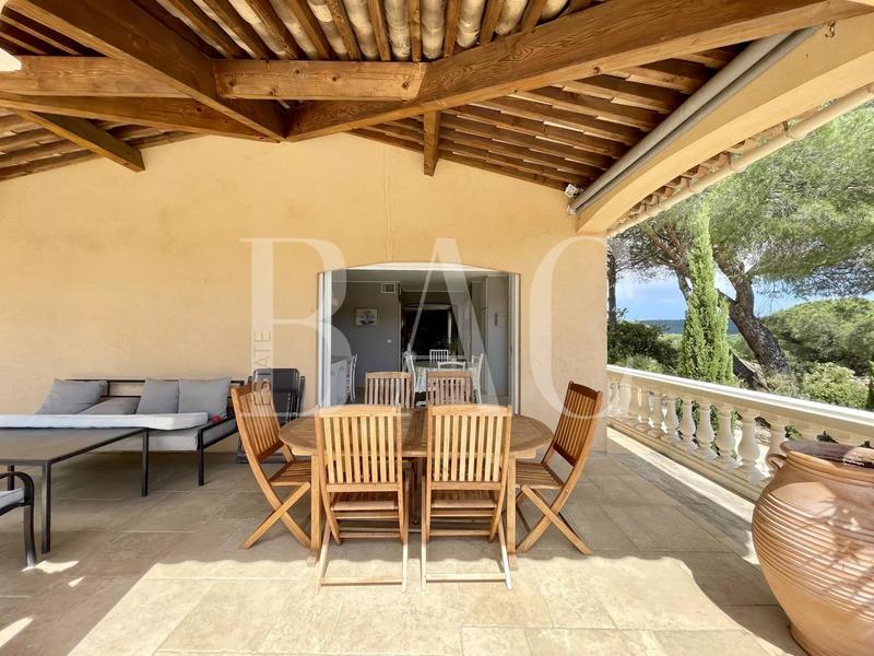 Villa - 235 m² - 8 pièces