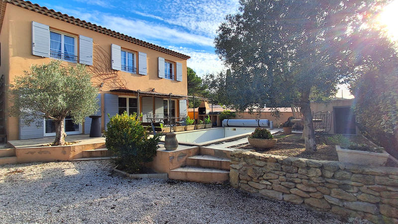 Villa - 134 m² - 6 pièces
