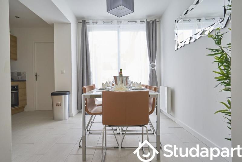 Chambre - 11 m² - 1 pièce