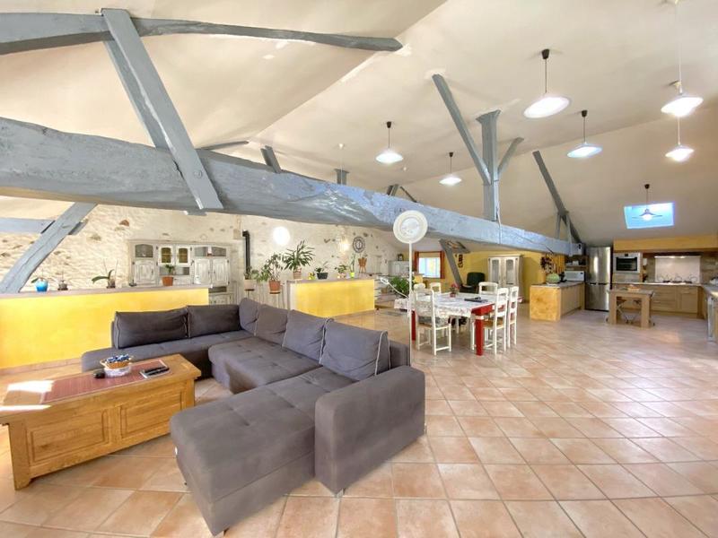 Maison - 253 m² - 5 pièces