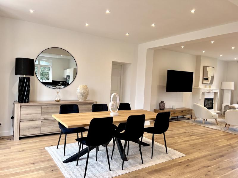 Maison - 214 m² - 8 pièces