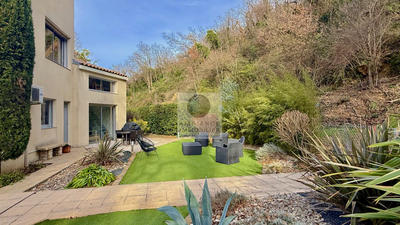 Maison - 169 m² - 8 pièces