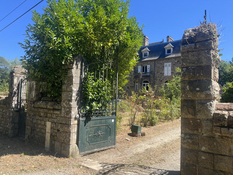 Maison - 408 m² - 13 pièces