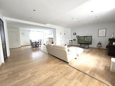 Maison - 121 m² - 4 pièces