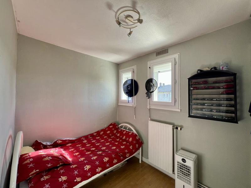 Maison - 90 m² - 5 pièces