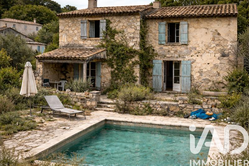 Maison - 220 m² - 4 pièces