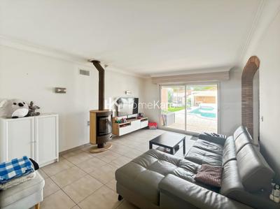 Maison - 200 m² - 8 pièces