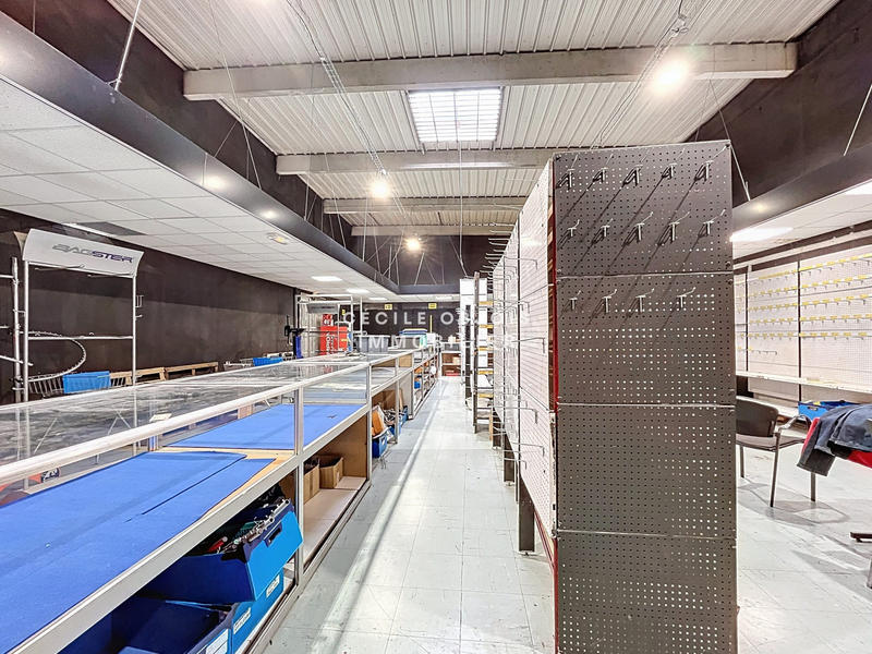 Local commercial - 348 m²