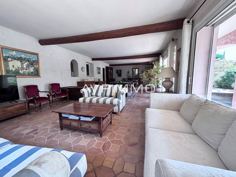 Villa - 328 m² - 7 pièces