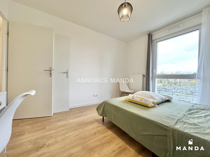 Chambre - 12 m² - 4 pièces