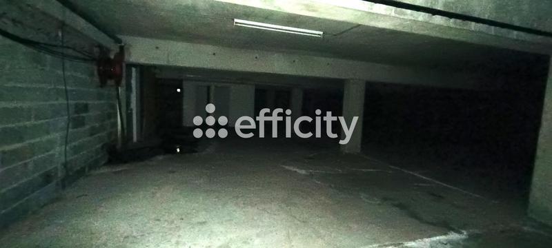 Local commercial - 675 m²
