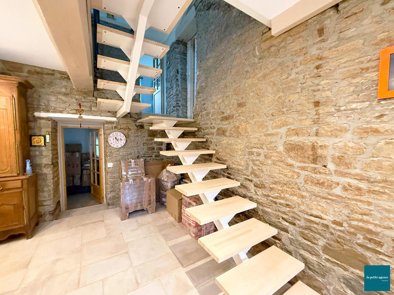 Maison - 250 m² - 8 pièces