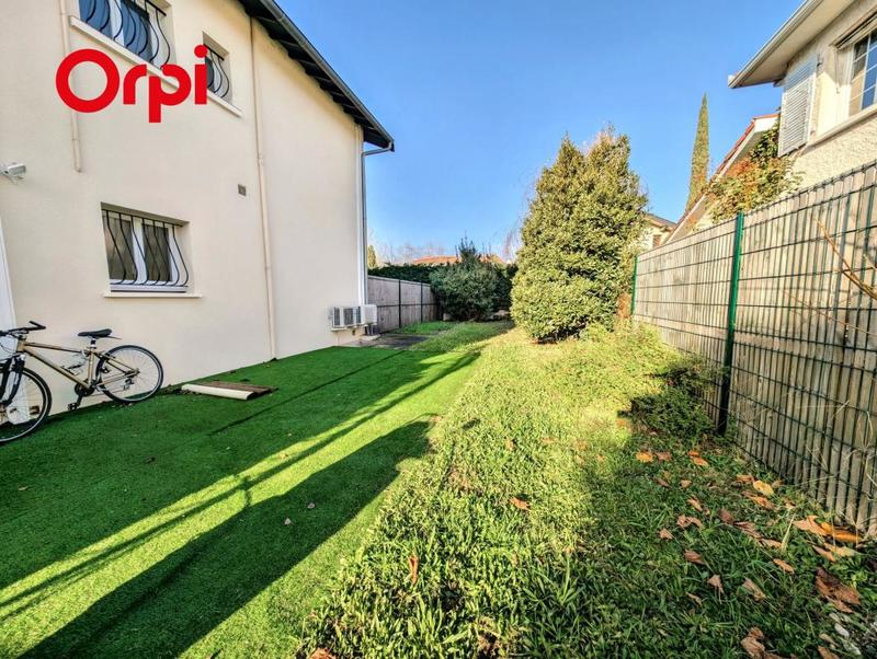 Maison - 250 m² - 8 pièces