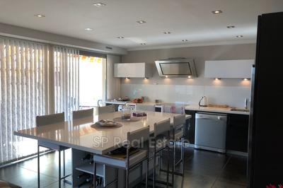 Appartement - 90 m² - 4 pièces