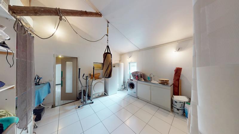 Maison - 214 m² - 7 pièces