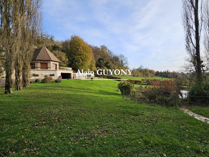 Maison - 380 m² - 8 pièces