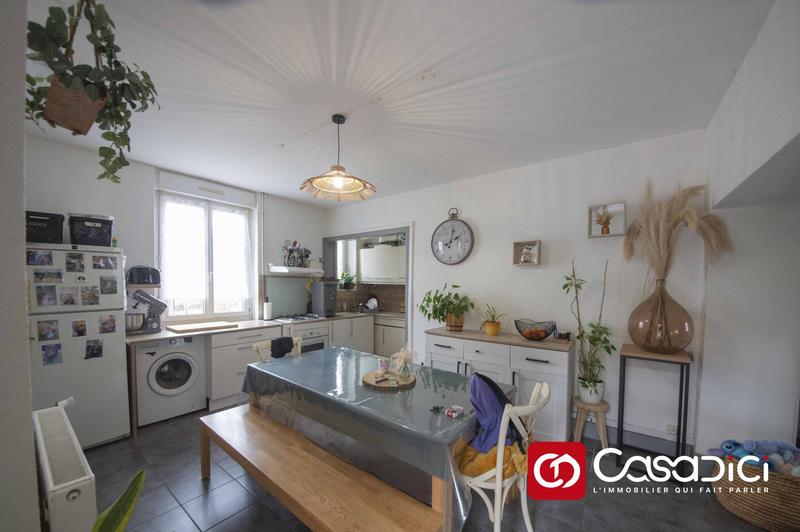 Maison - 98 m² - 6 pièces