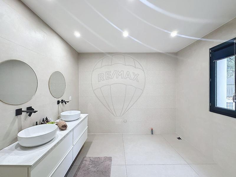 Maison - 228 m² - 5 pièces