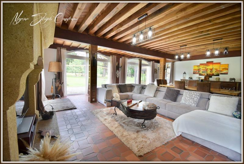 Maison de maîtres - 450 m² - 11 pièces