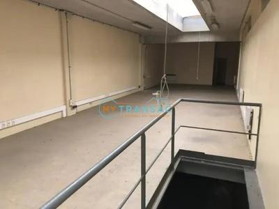 Entrepôt - 1 500 m²