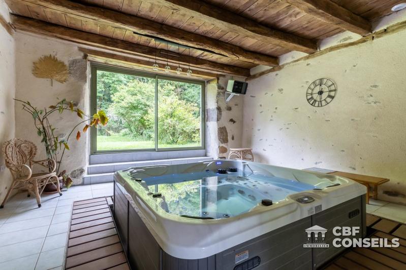 Château - 560 m² - 15 pièces