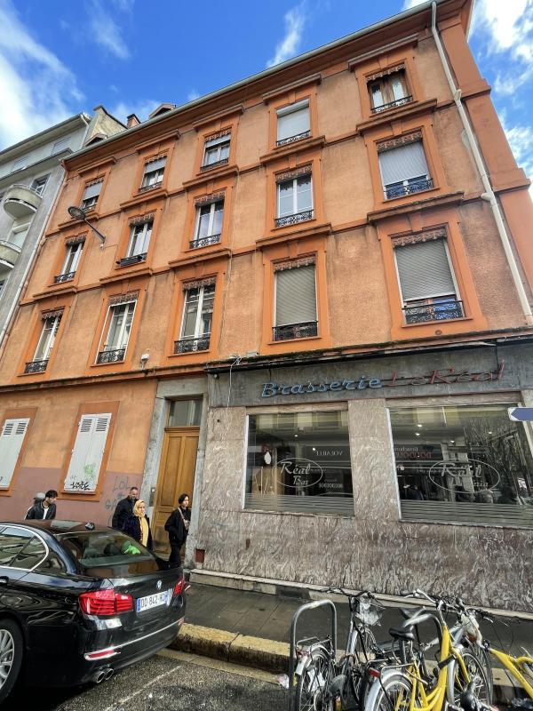 Appartement ancien - 75 m² - 3 pièces