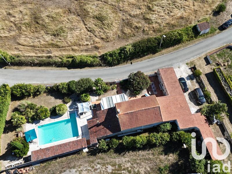 Maison - 185 m² - 6 pièces