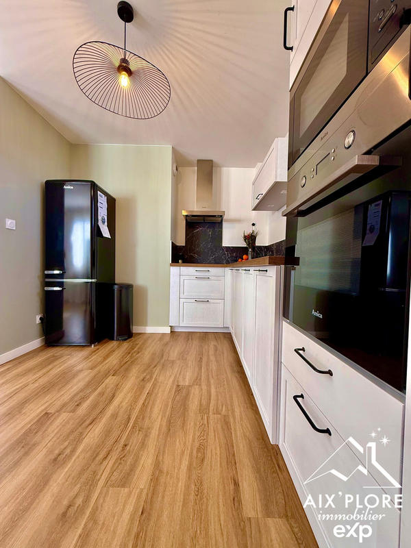 Maison traditionnelle - 121 m² - 6 pièces