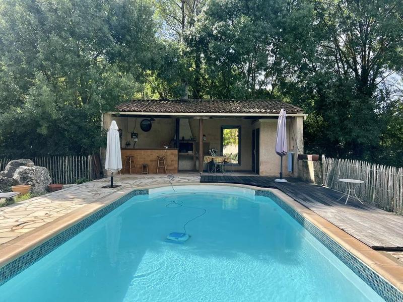 Maison - 280 m² - 5 pièces