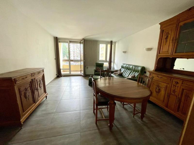 Appartement - 90 m² - 4 pièces