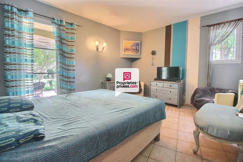 Maison - 230 m² - 8 pièces