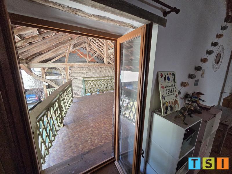 Maison - 230 m² - 7 pièces